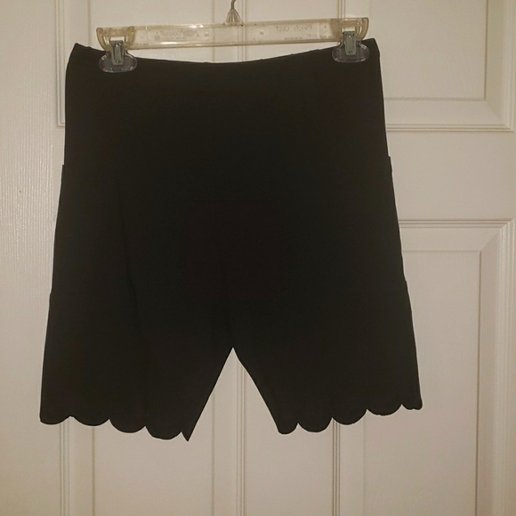 Romwe Scallop Edge Spandex Biker Shorts w Pockets - Picture 1 of 3